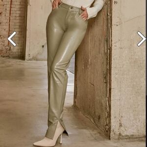 Fashion Nova Croc Lock SM